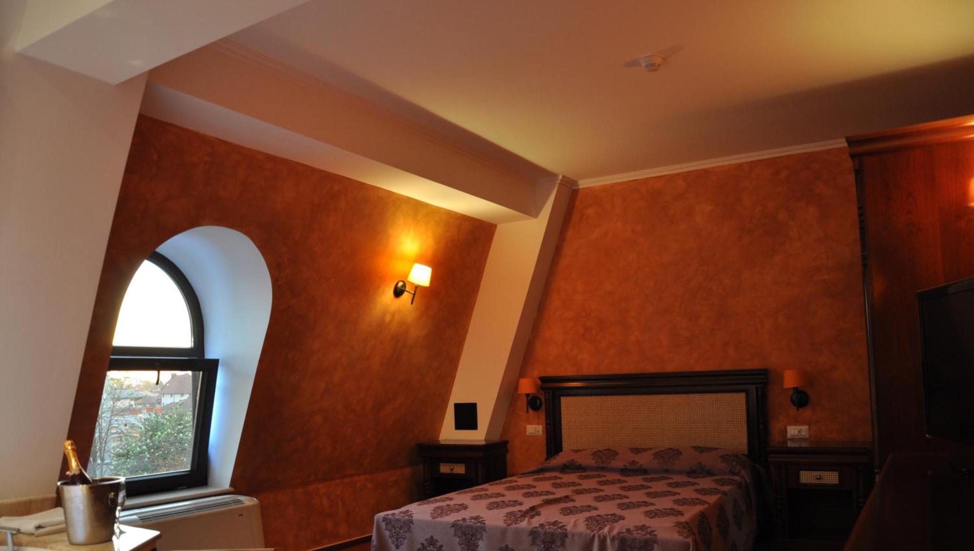 Vigo Grand Hotel Ploiesti Room photo