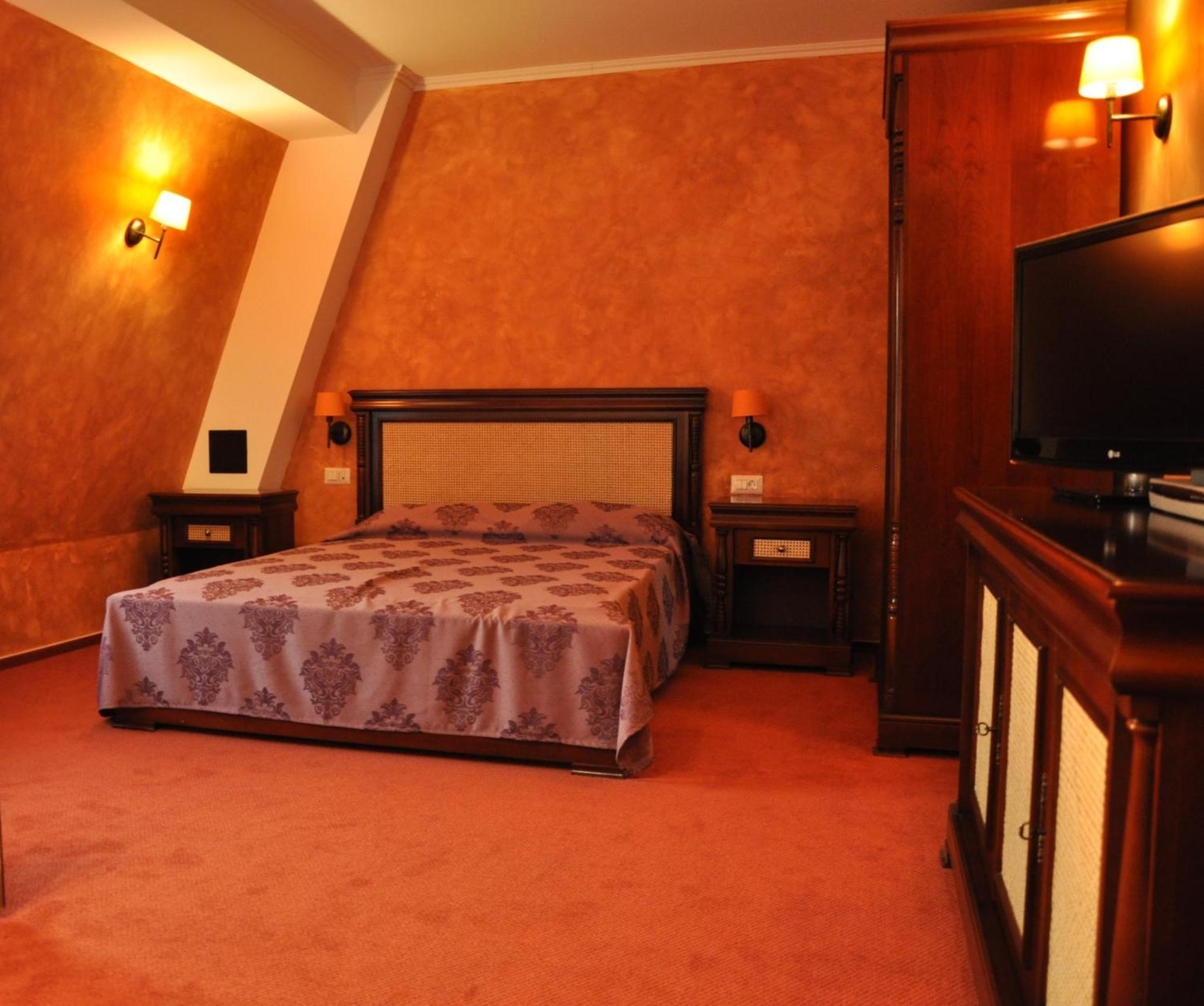 Vigo Grand Hotel Ploiesti Room photo